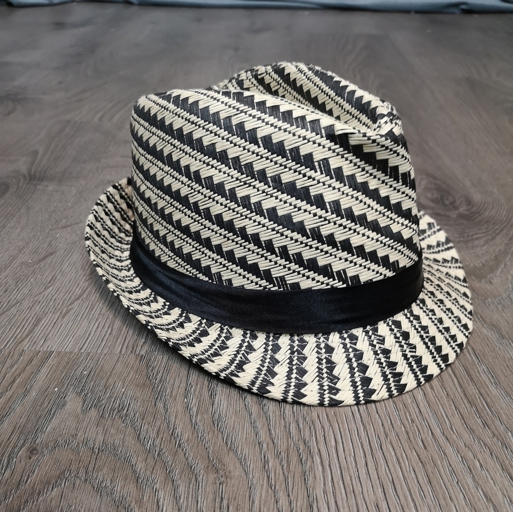 Vintage black & white raffia trilby fedora hat
